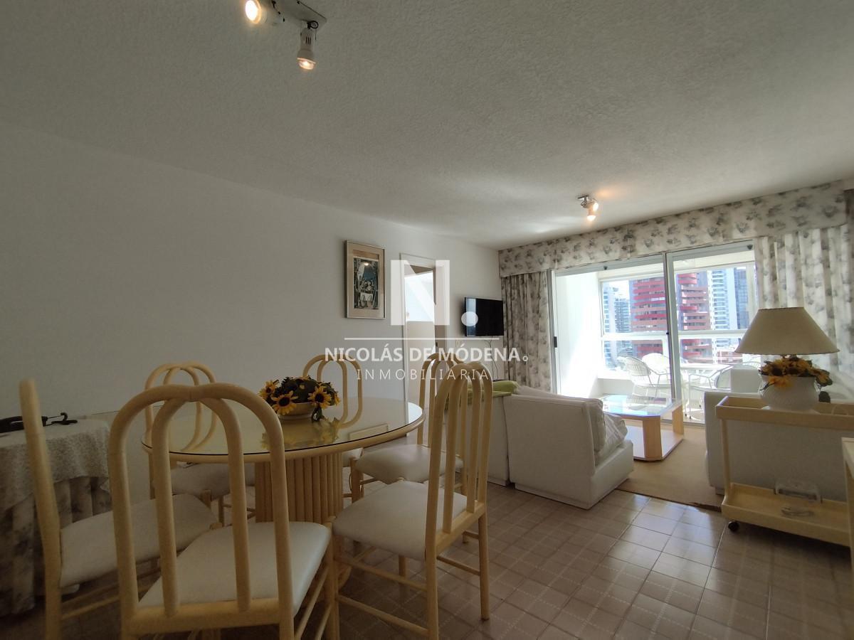 Foto de Alquiler y venta de apartamento de dos dormitorios en Punta del Este, imagen 2