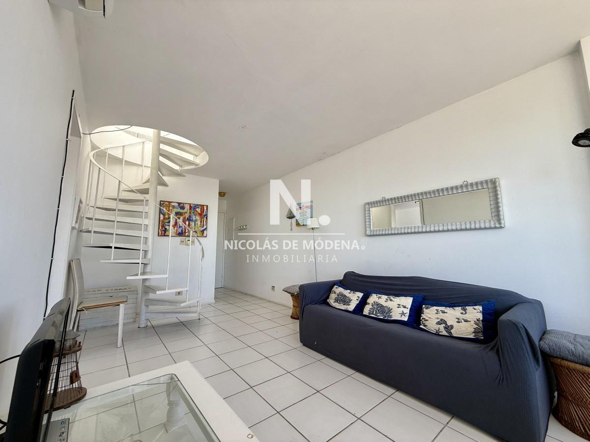 Foto de En venta apartamento de 2 dormitorios en Playa Mansa, Punta del Este, imagen 2