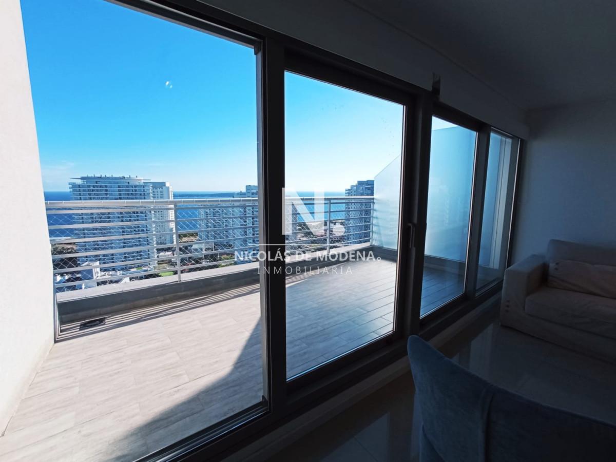 Foto de En venta apartamento de 1 dormitorio con gran espacio en Mansa, Punta, imagen 2