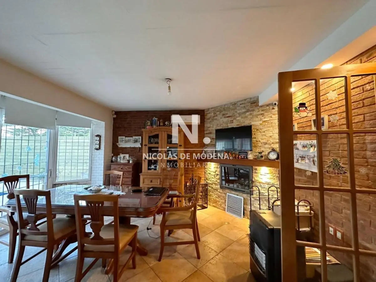 Casa en venta 3 dormitorios con piscina climatizada y losa radiante - Punta del Este 2