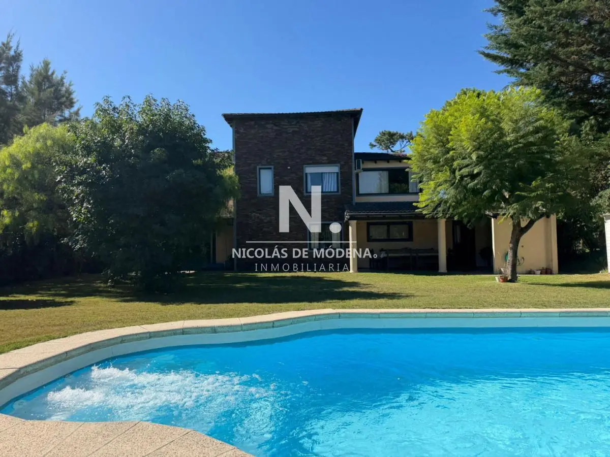 Chaletde 6 dormitorios en venta en barrio cerrado, Punta del Este 3