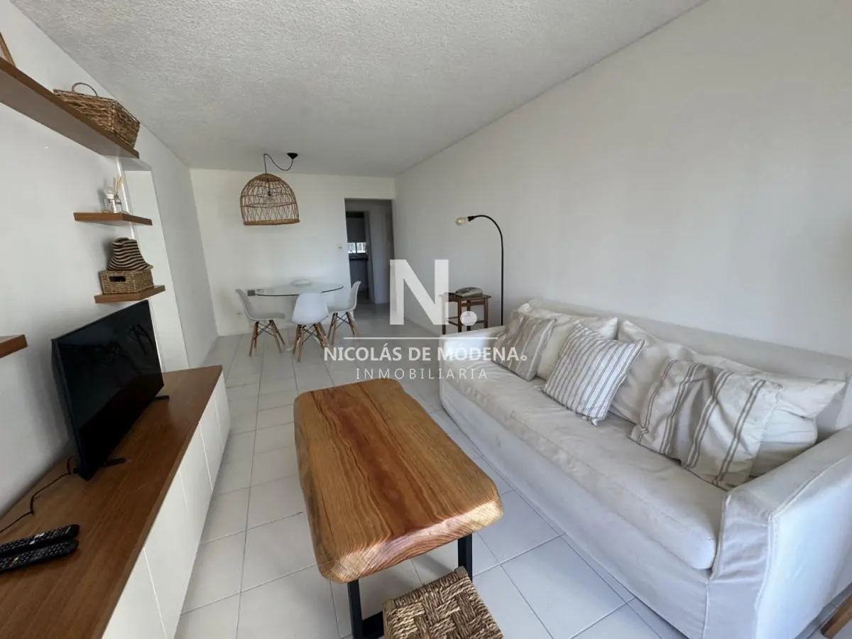 Apartamento en venta con vista directa al mar 2