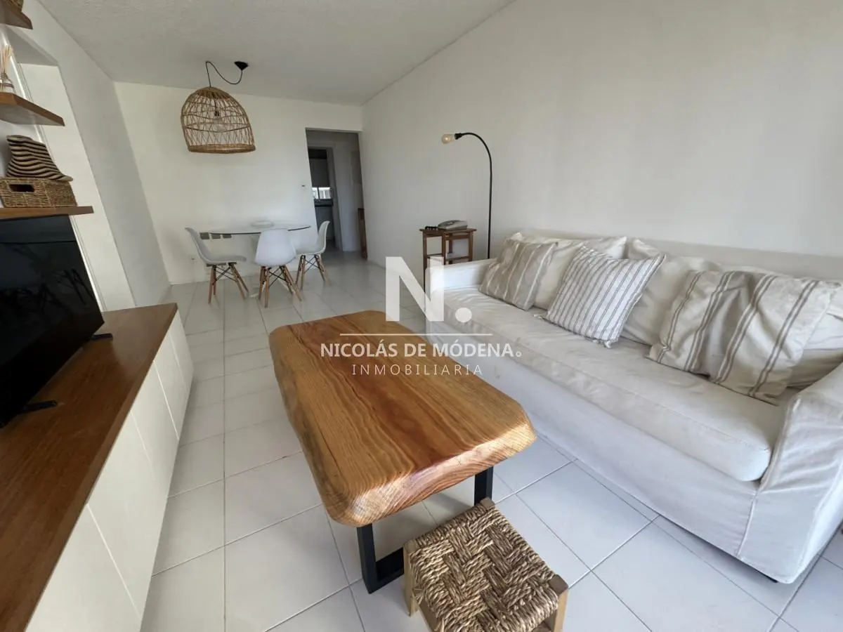 Apartamento en venta con vista directa al mar 3