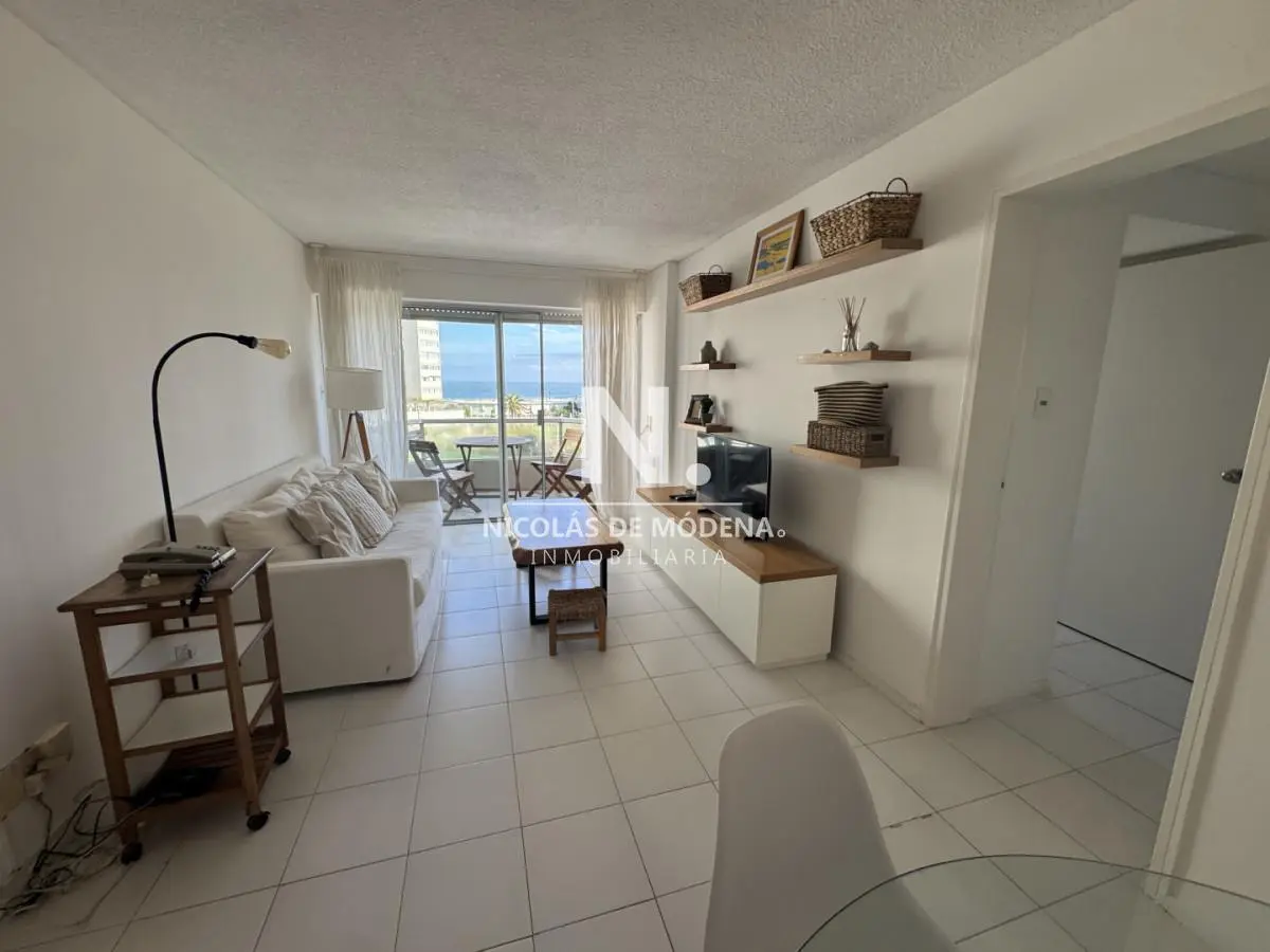 Apartamento en venta con vista directa al mar 5