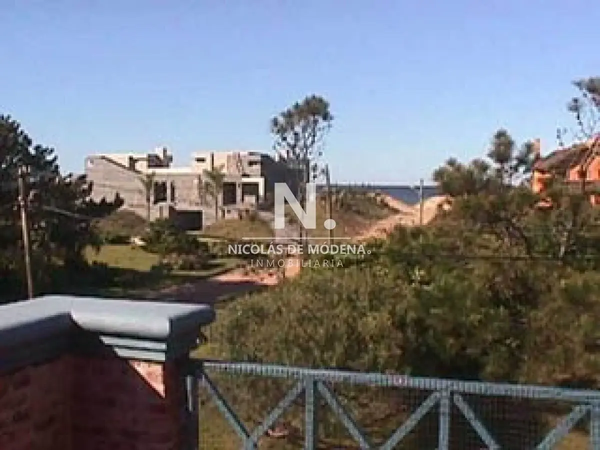 CASA EN PROPIEDAD HORIZONTAL, EN ZONA DE TIO TOM 3
