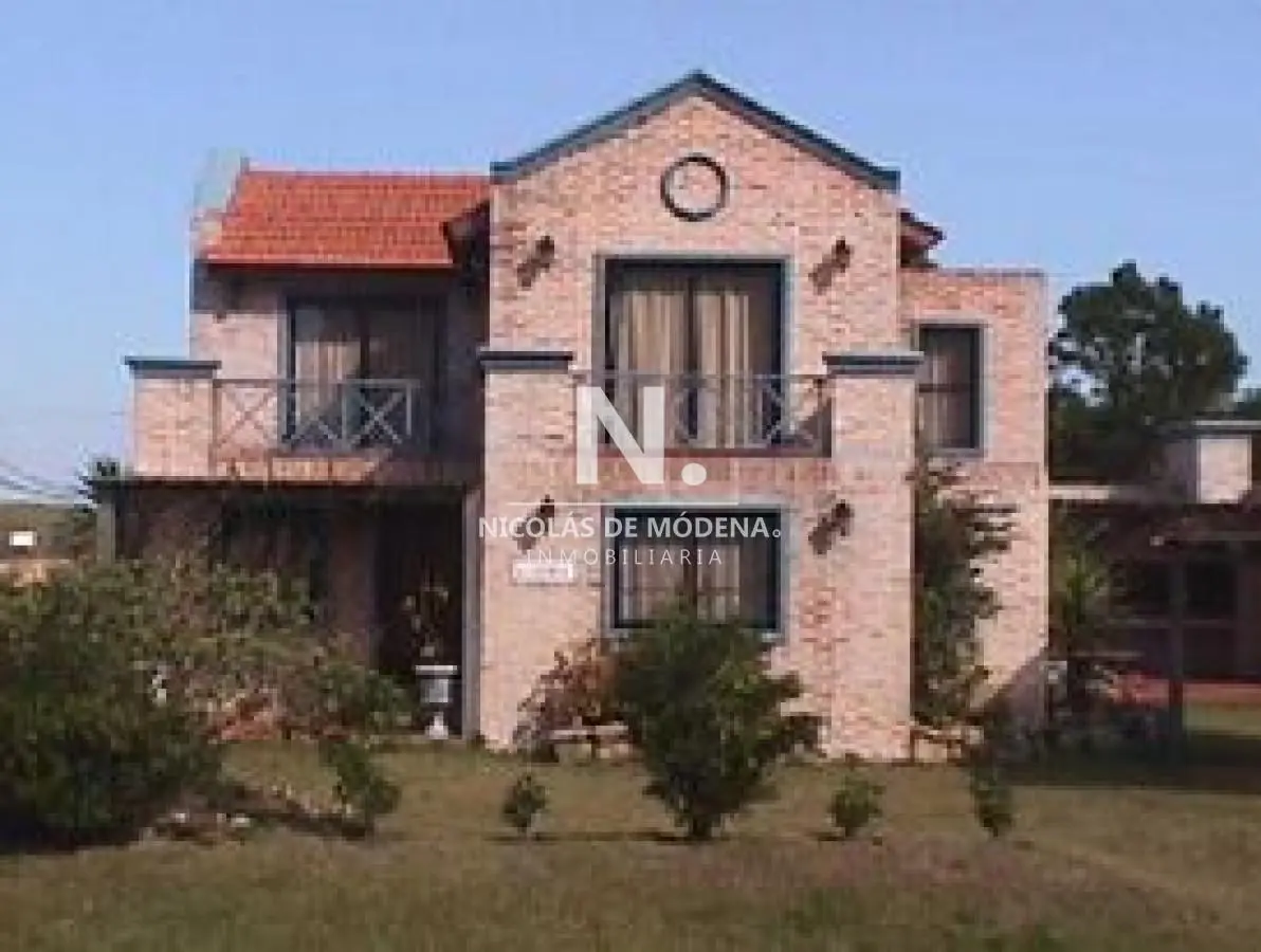 CASA EN PROPIEDAD HORIZONTAL, EN ZONA DE TIO TOM 5