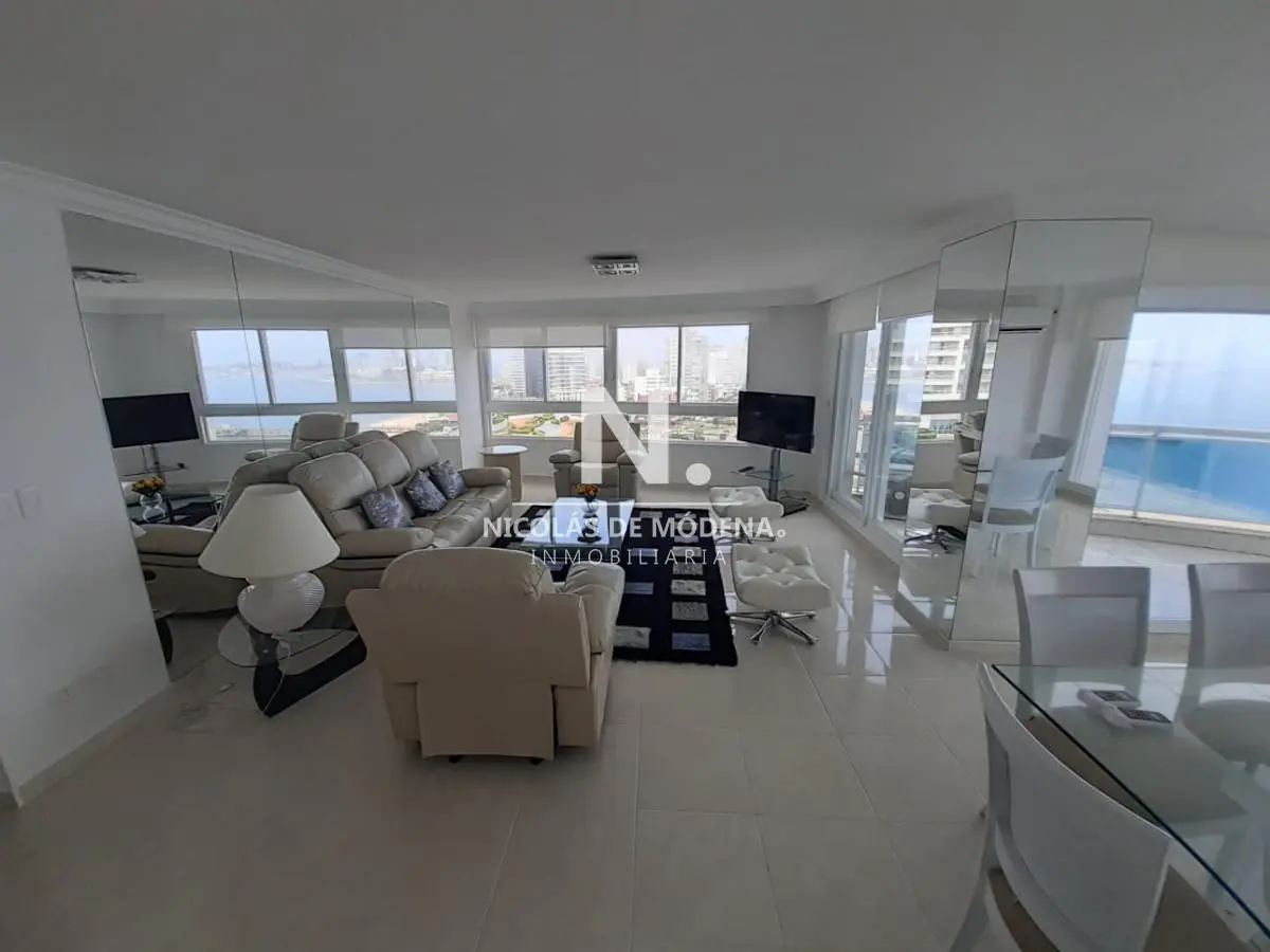 Apartamento en Venta de 3 Dormitorios en Punta del este , Playa Mansa , Torre Millenium , Vista al m 5