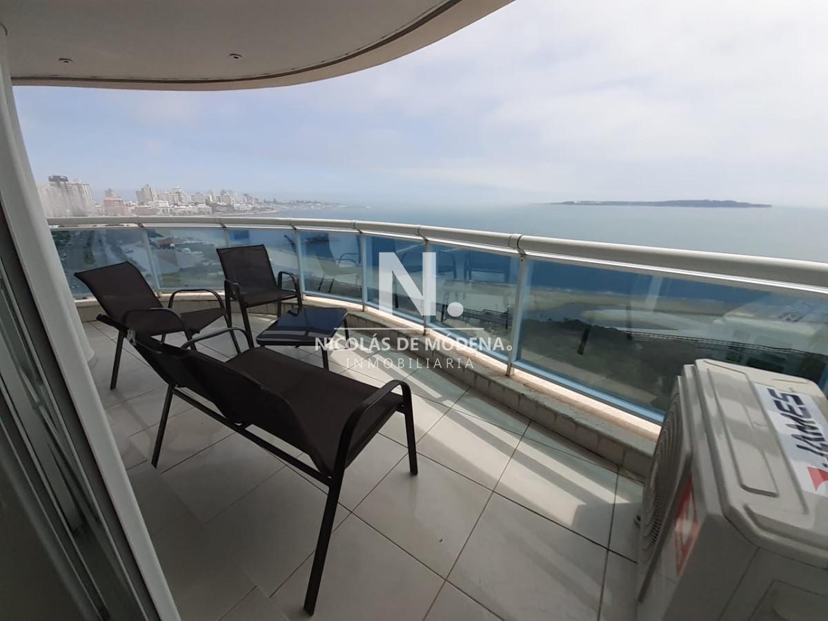 Apartamento en Venta de 3 Dormitorios en Punta del este , Playa Mansa , Torre Millenium , Vista al m
