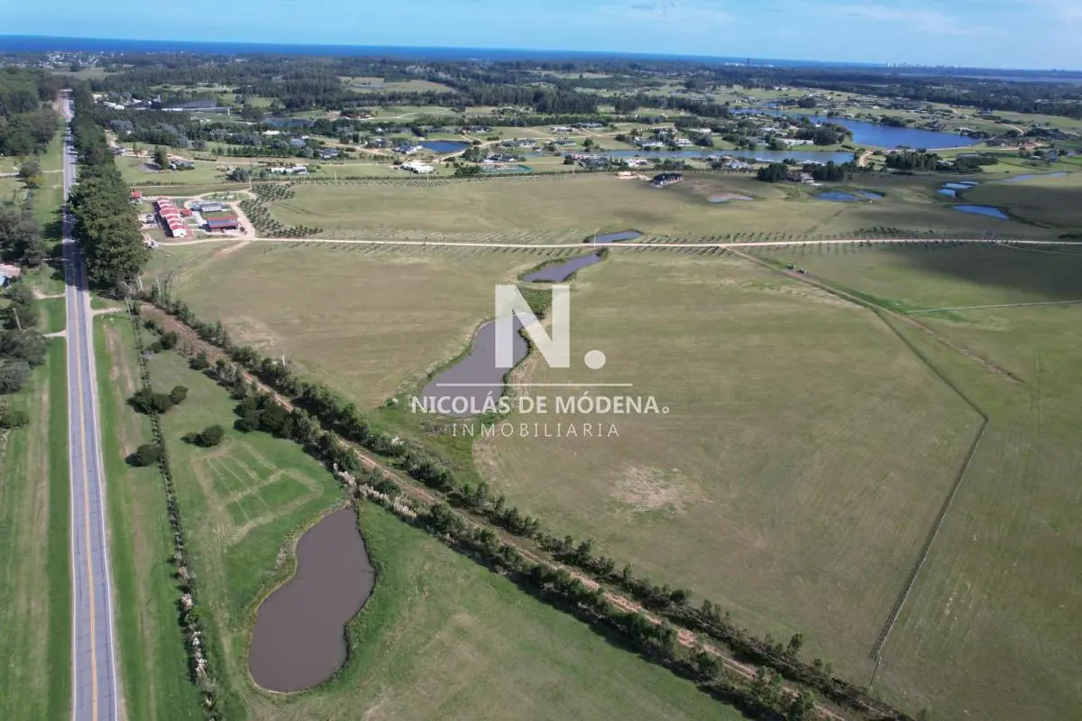Excelente Oportunidad !!! Vendo chacra de 14.000 m2 en ruta 104 km 5.5 a tan solo U$S 750.000 2
