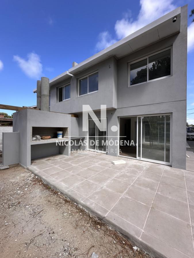 Vende casa de 3 dormitorios en Jardines de Cordoba, Punta del Este