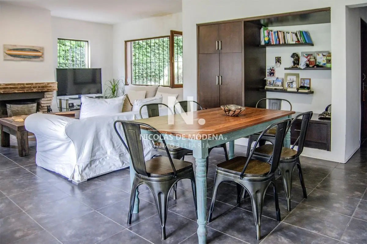 Excelente chalet de 5 dormitorios en venta a pasos de Playa Mansa Punta del Este 2