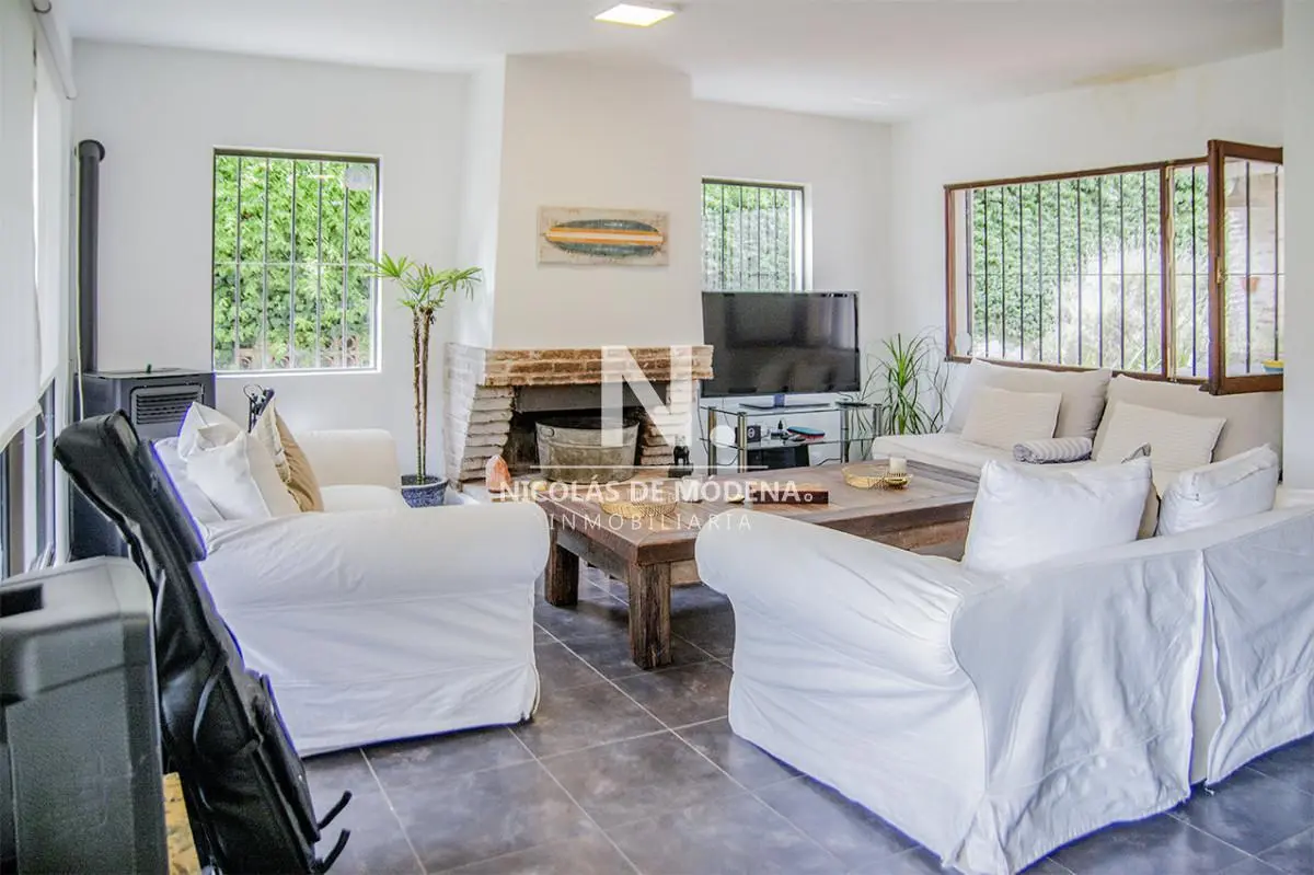 Excelente chalet de 5 dormitorios en venta a pasos de Playa Mansa Punta del Este 3
