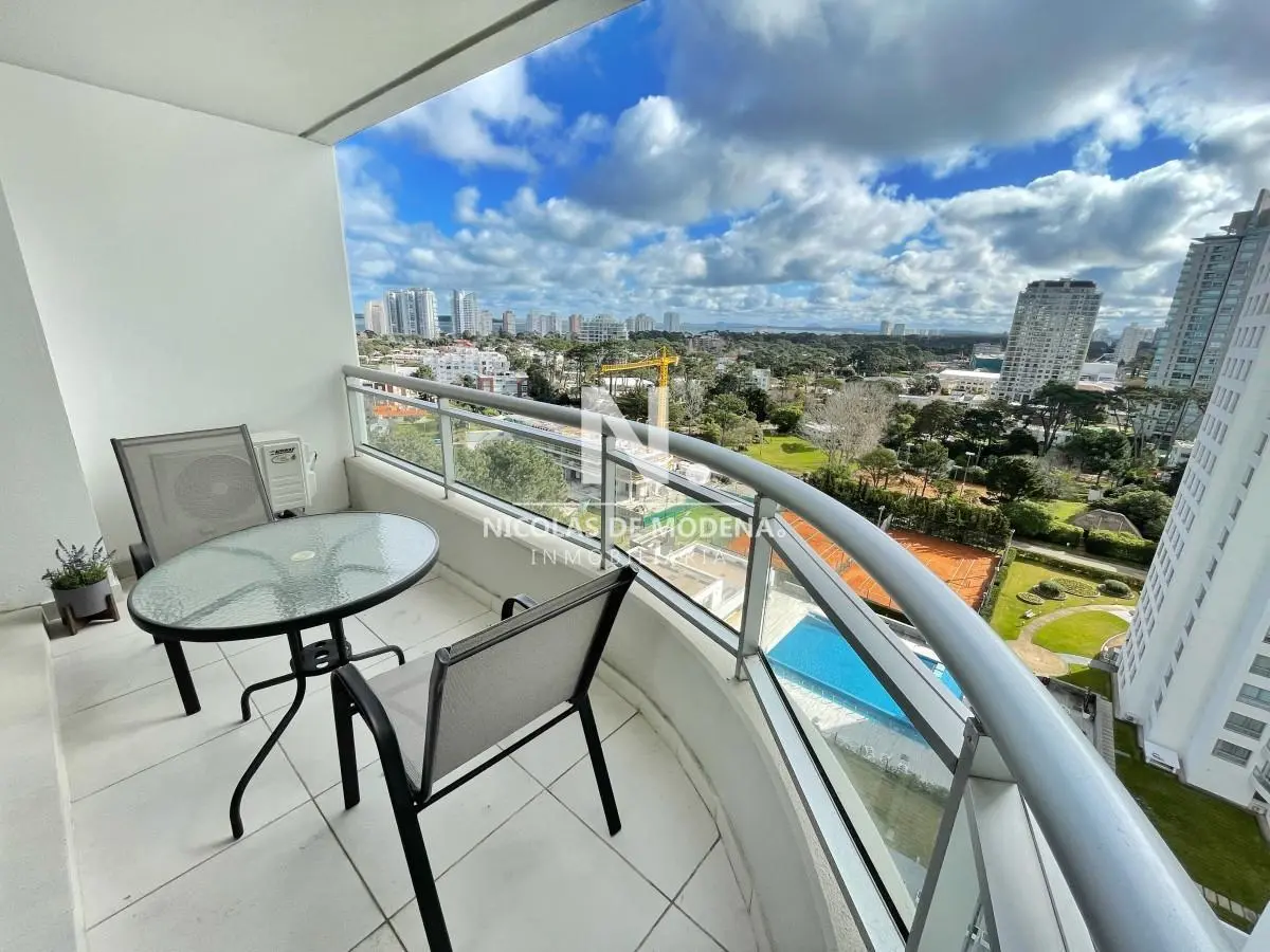 En alquiler de temporada, piso alto con amenities completos, terraza y garage, 1 dorm y medio y lava 3