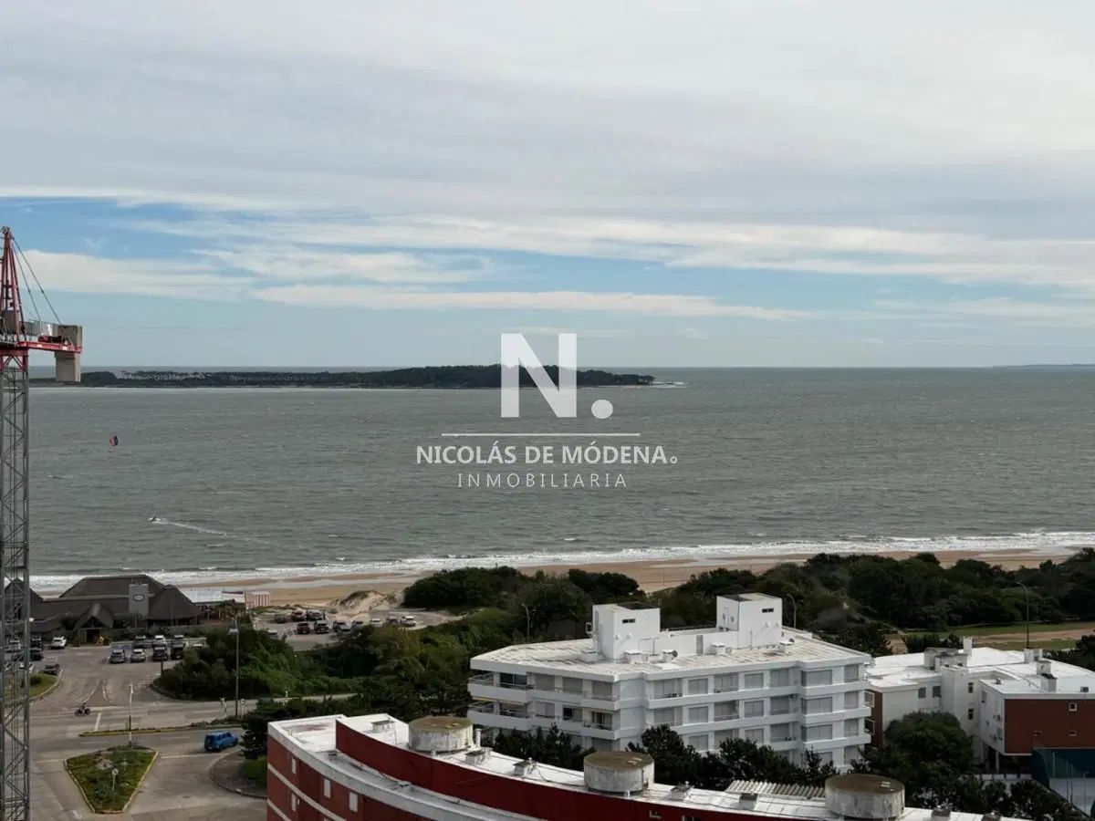 En venta casa 3 dormitorios en Playa Mansa, Punta del Este 3