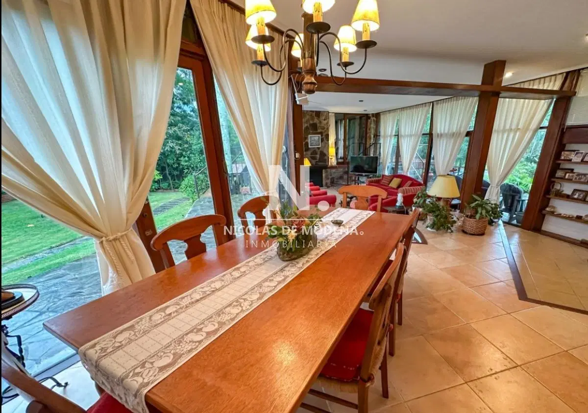 Casa a la venta en playa Mansa Puntal del este 3 dorm + serv con amplio jardín y piscina 5