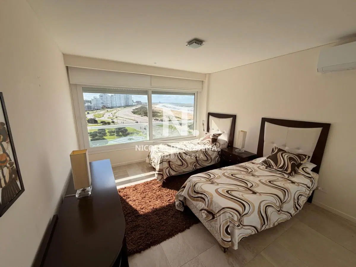 Vende apartamento con vista al mar, de 4 dormitorios en Brava, Punta del Este 5