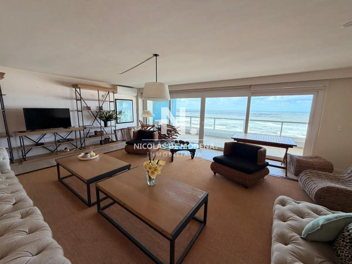 Vende apartamento con vista al mar, de 4 dormitorios en Brava, Punta del Este 3