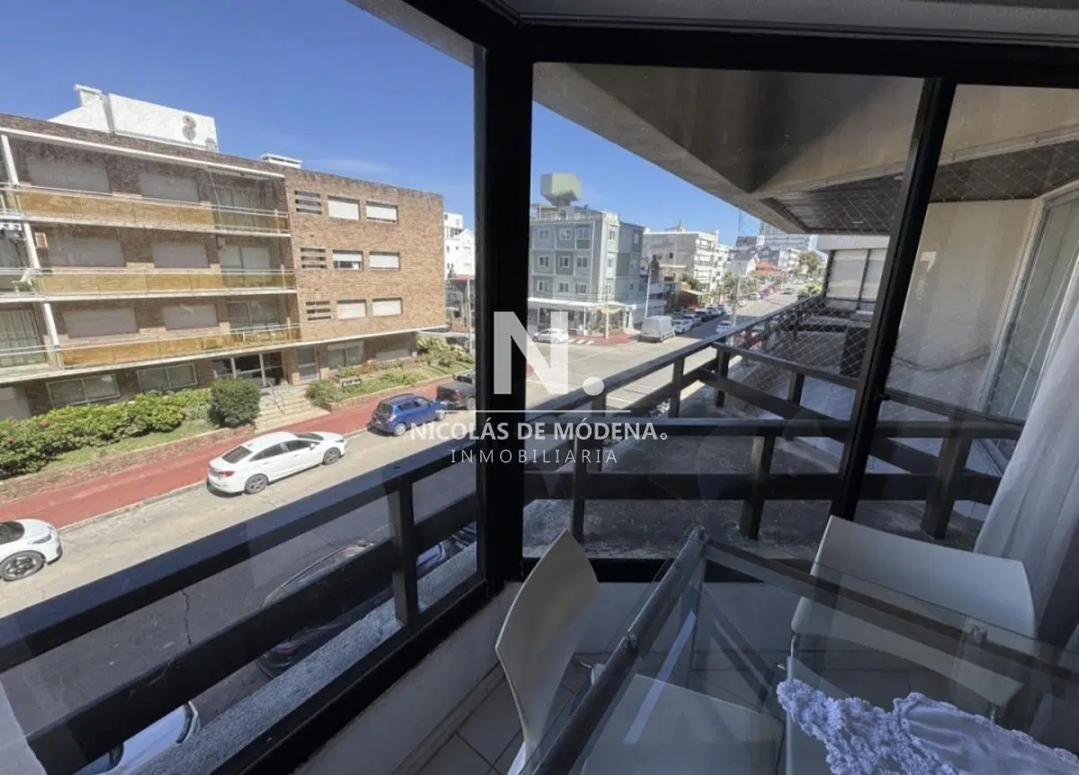 En venta apartamento de 3 dormitorios en Península, Punta del Este 2