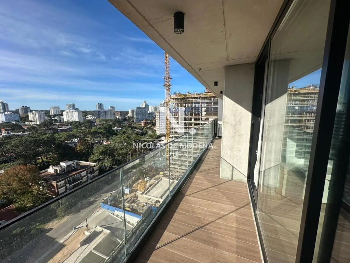 Departamento a estrenar de 2 dormitorios en venta en Torres del Este, Punta del Este 3