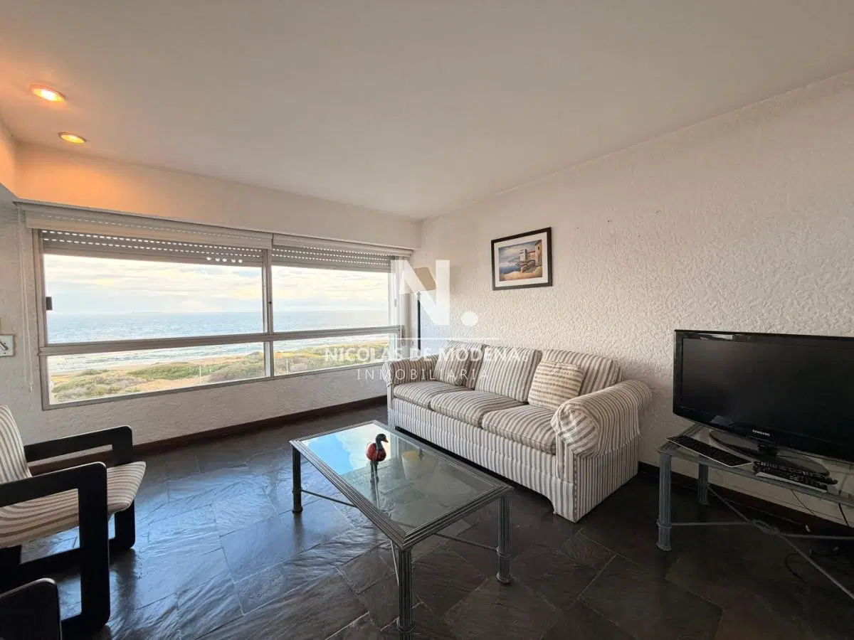 Apartamento de 1 dormitorio en venta, con garage en Brava, Punta del Este 4