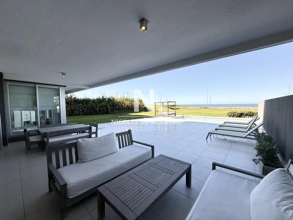 En venta apartamento de 4 dormitorios en Rincon del Indio, con excelente vista 2