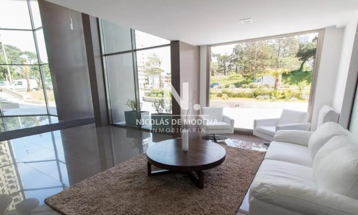 En venta apartamento de 3 dormitorios en Cantegril, Punta del Este con agradable vista 4