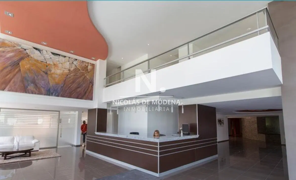 En venta apartamento de 3 dormitorios en Cantegril, Punta del Este con agradable vista 2