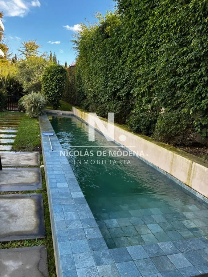 Venta Apartamento 3 Dormitorios con Cochera y Piscina en Carrasco 4