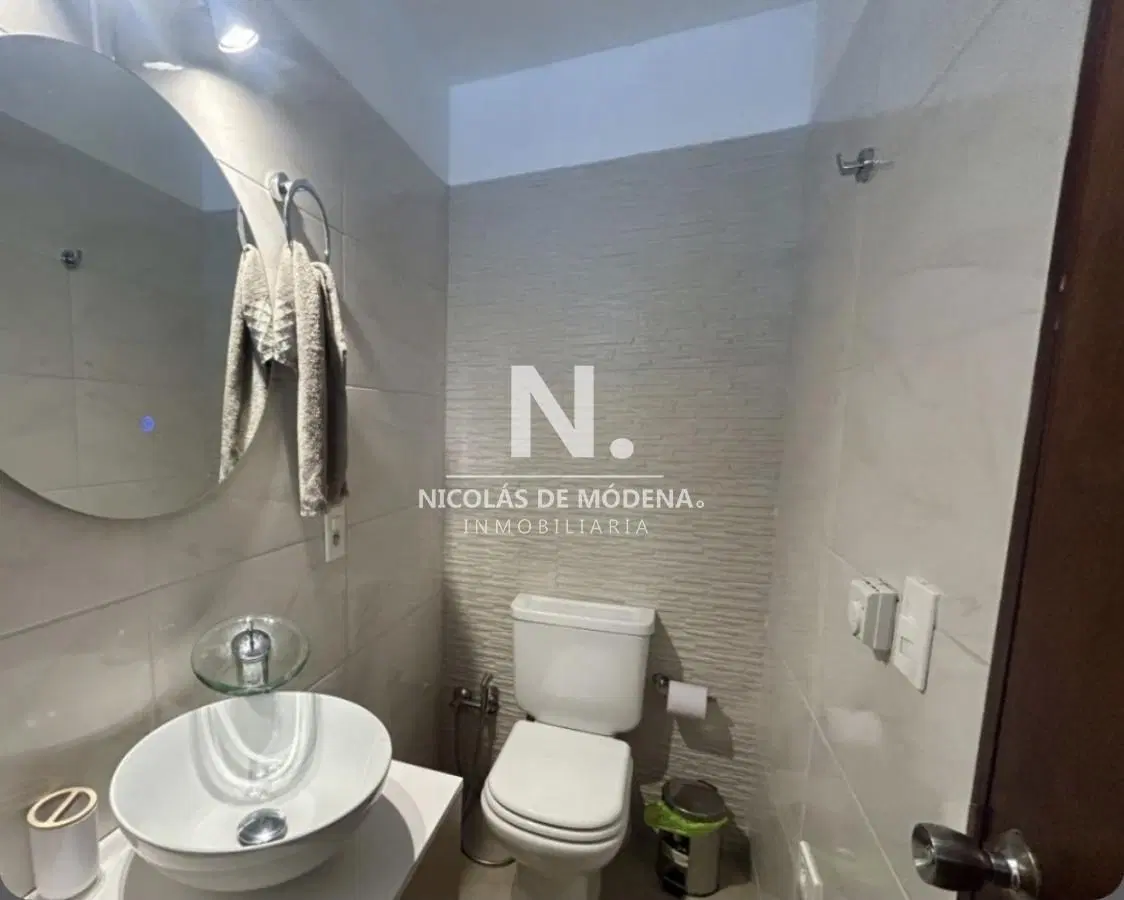 En venta casa de 5 dormitorios con piscina y parrillero en Cantegril 4