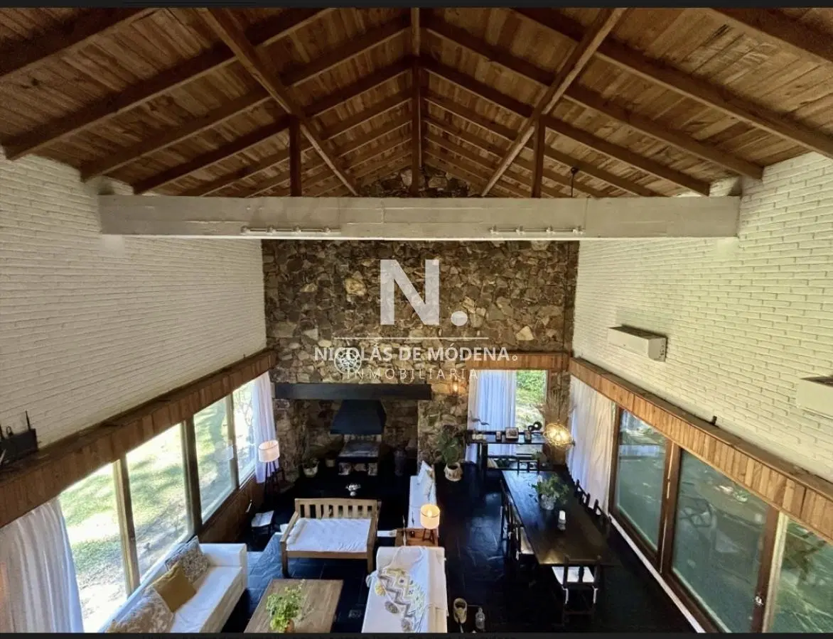 En venta casa de 2 plantas de 3 dormitorios en Cantegril, Punta del Este 3
