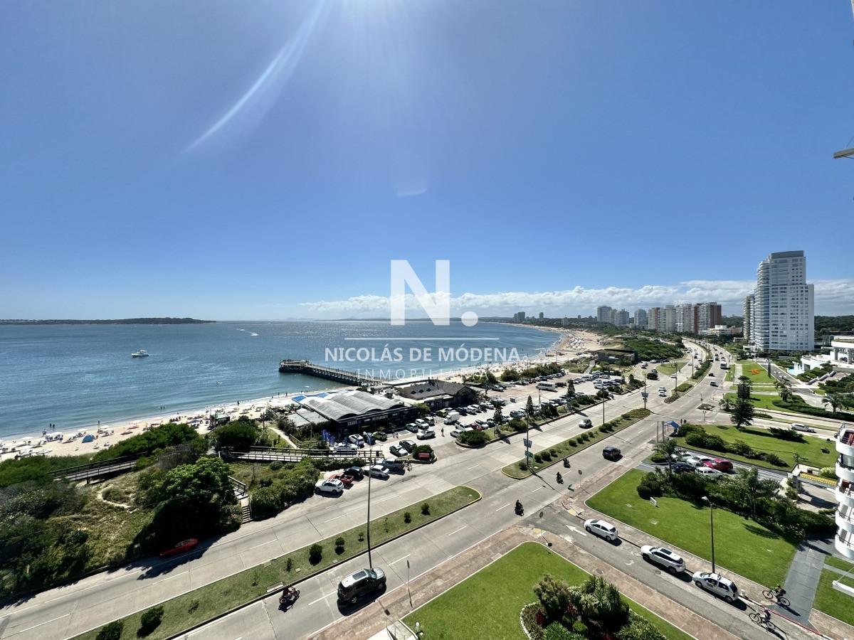 En venta frente al mar, apartamento de 3 dormitorios en Mansa, Punta del Este, Oportunidad ideal de