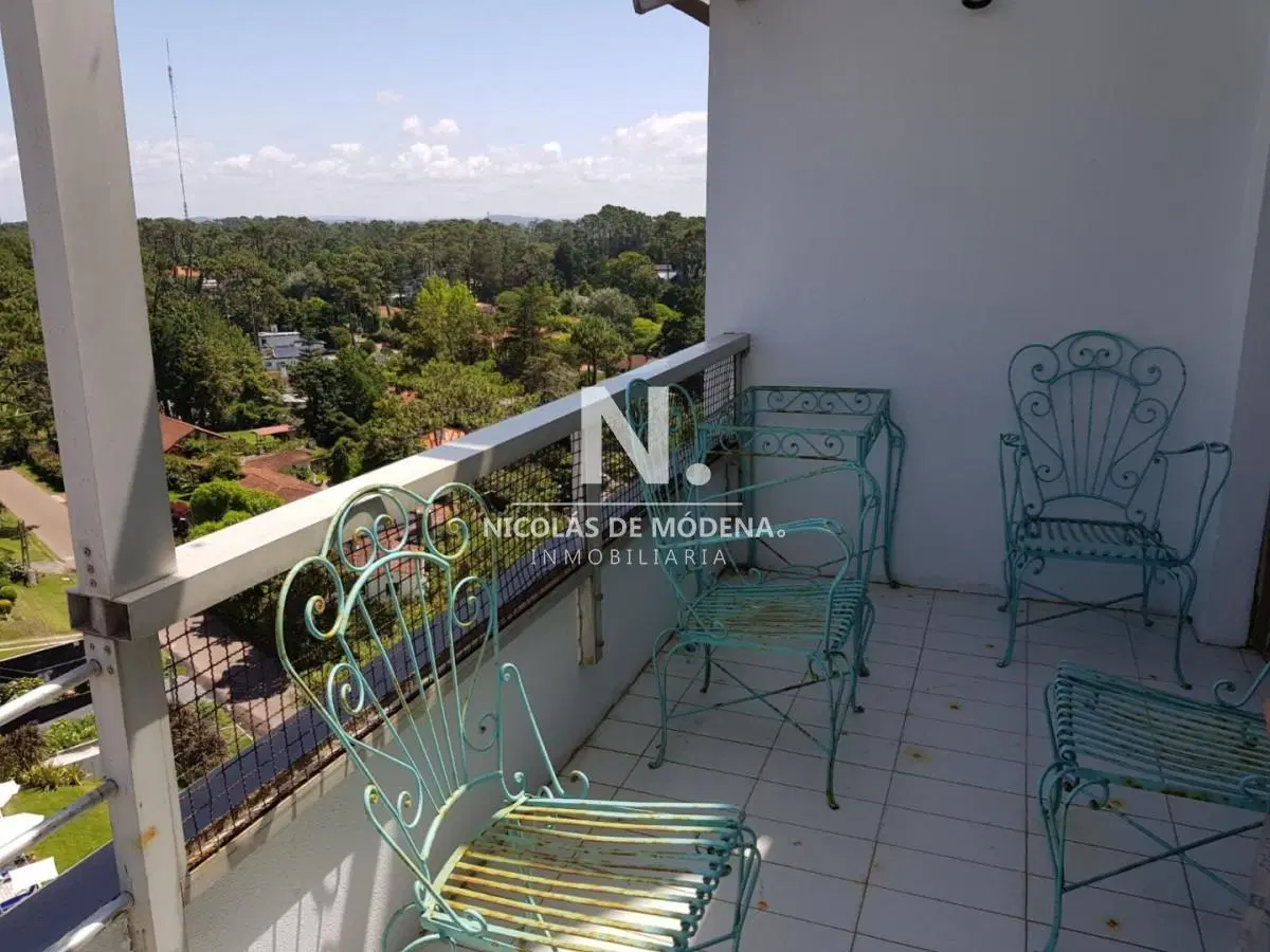 En venta apartamento de 2 dormitorios con terraza privada en Roosevelt 5