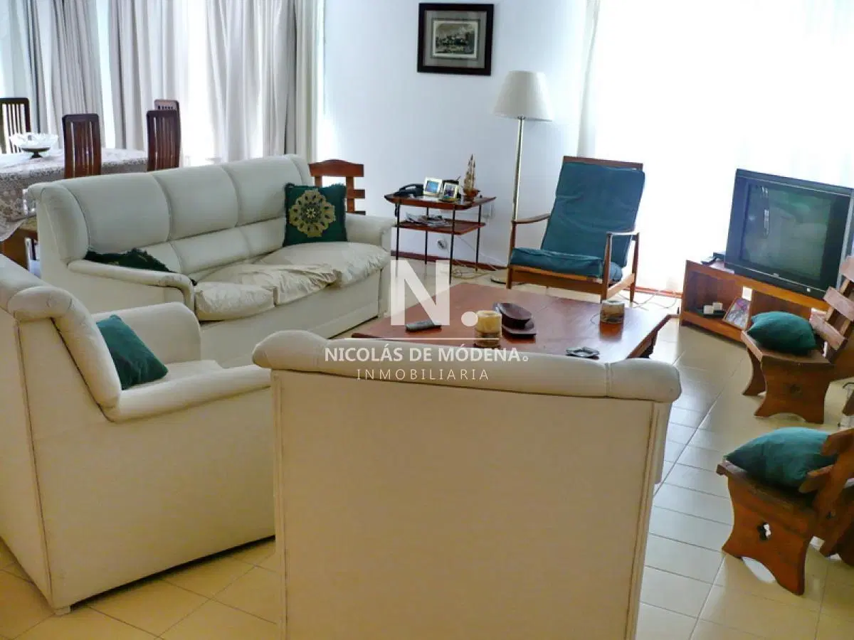 Vendo casa 3 dormitorios con piscina en Rincón del Indio, Punta del Este. 2