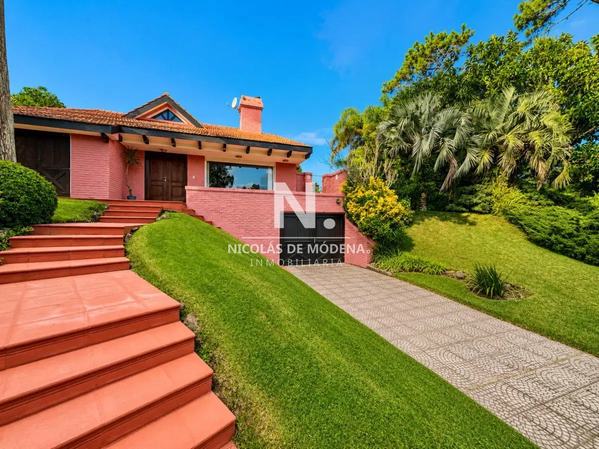 En venta casa de 2 plantas con 3 dormitorios en San Rafael, con piscina, parrillero y grandes espaci 2