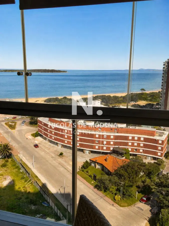 En venta apartamento de 2 dormitorios en Miami Boulevard, Punta del Este 2