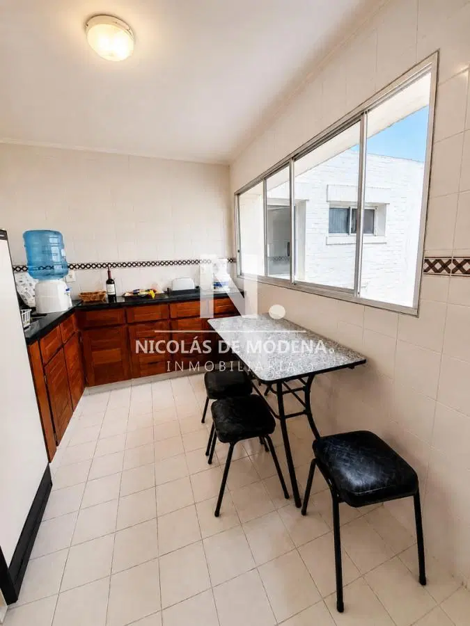 Vende apartamento en el Puerto, totalmente frente al mar, con 3 dormitorios en suite y terraza con P 4