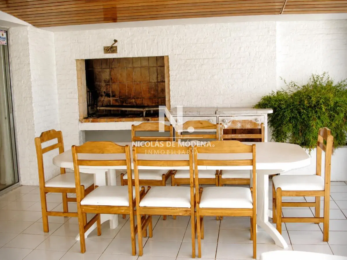 Vende apartamento en el Puerto, totalmente frente al mar, con 3 dormitorios en suite y terraza con P 2
