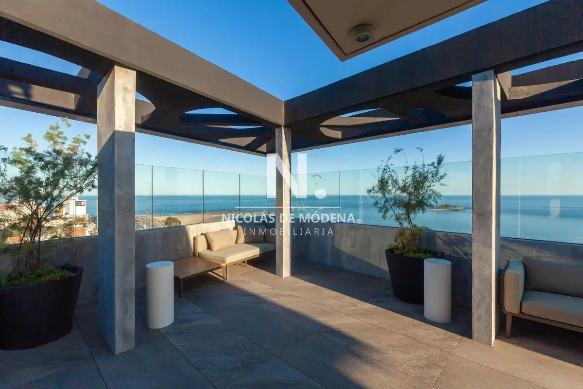 Venta Apto de 2 Dormitorios Con Piscina y Excelente Ubicacion en Malvin,Montevideo 1