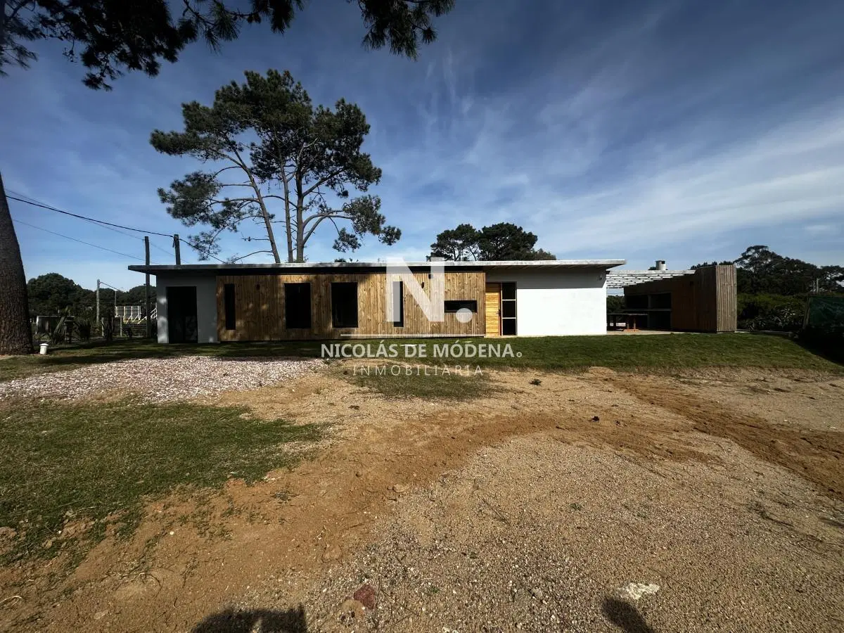 Venta casa a estrenar en barrio Club del lago Punta Ballena 5