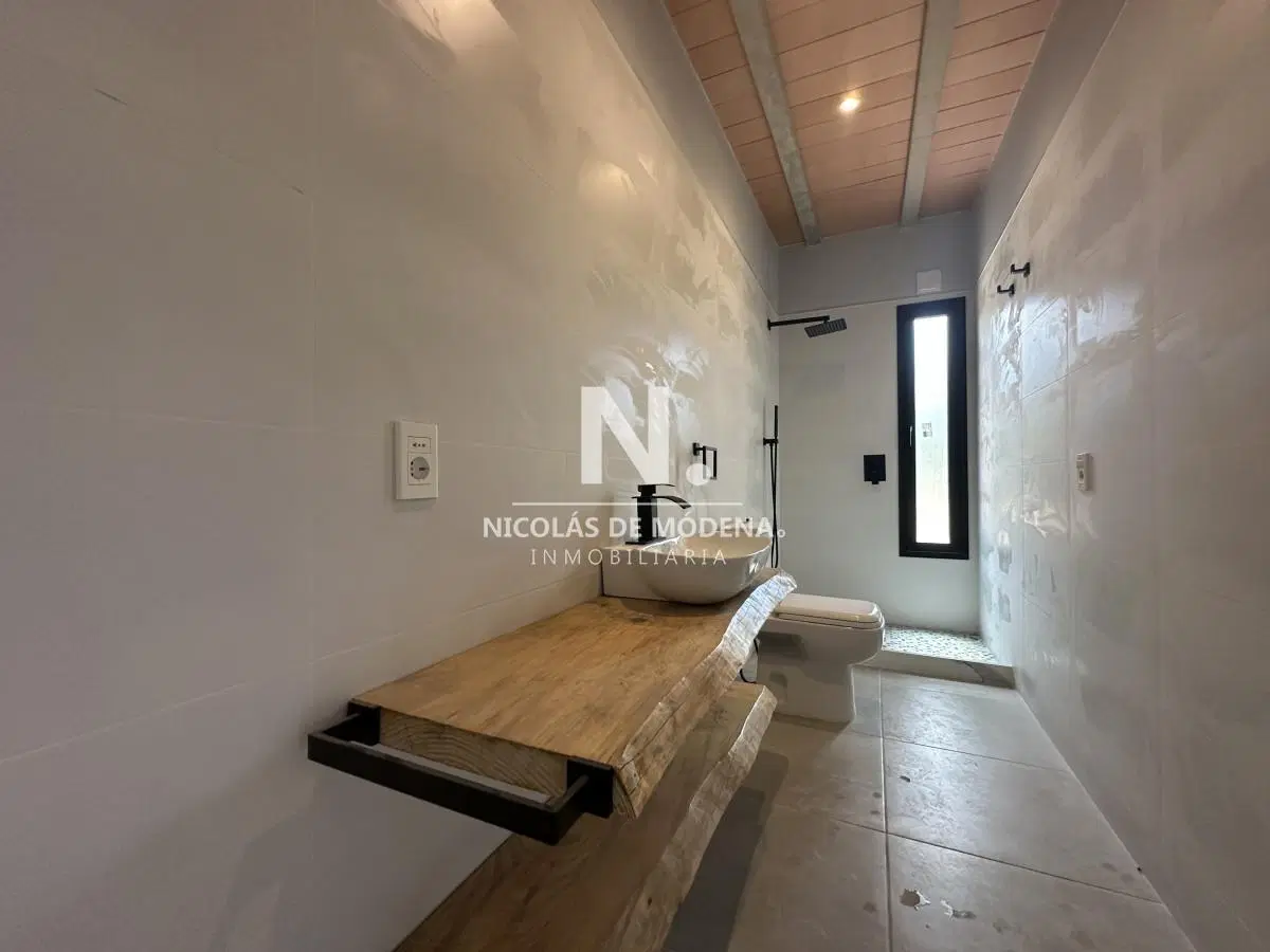 Venta casa a estrenar en barrio Club del lago Punta Ballena 3