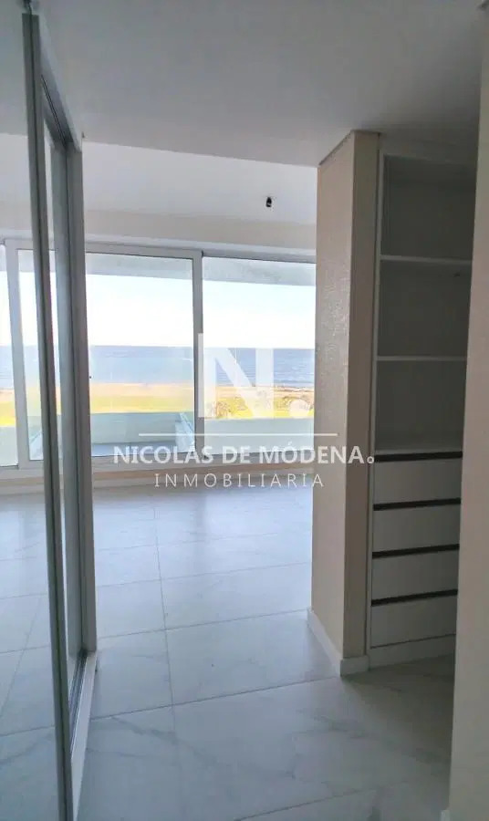 Dos dormitorios con vista al mar 1