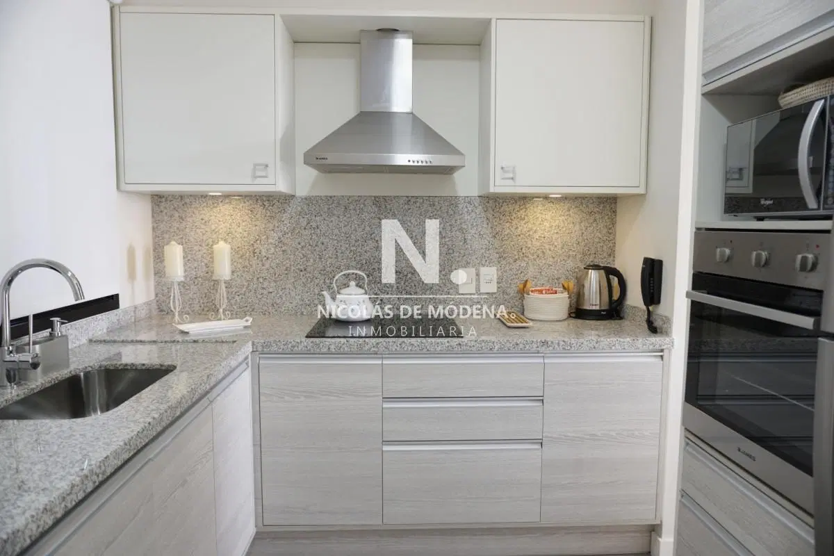 Apartamento de 2 dormitorios ,2 baños, en Roosevelt 5