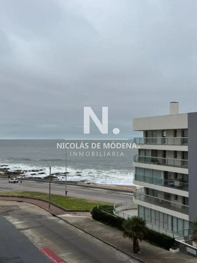 Apartamento en Península 2 dormitorios y servicio 3
