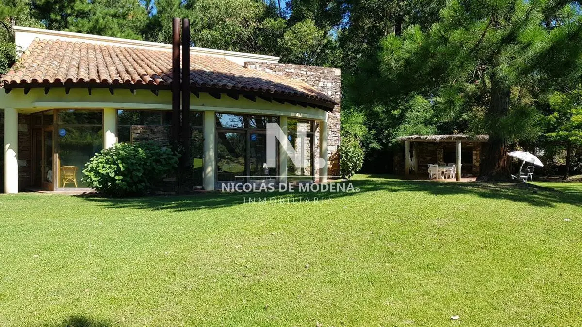MUY BUENA CASA EN SOLANAS A 2 CUADRAS DE LA PLAYA 2