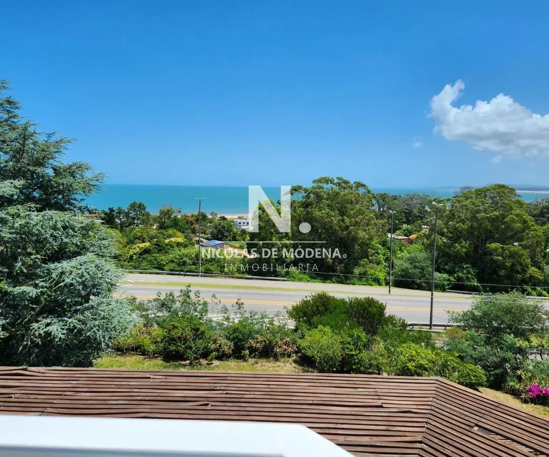 Venta casa tipo posada de 9 apartamentos. Punta Ballena 2