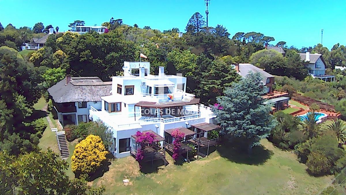 Venta casa tipo posada de 9 apartamentos. Punta Ballena