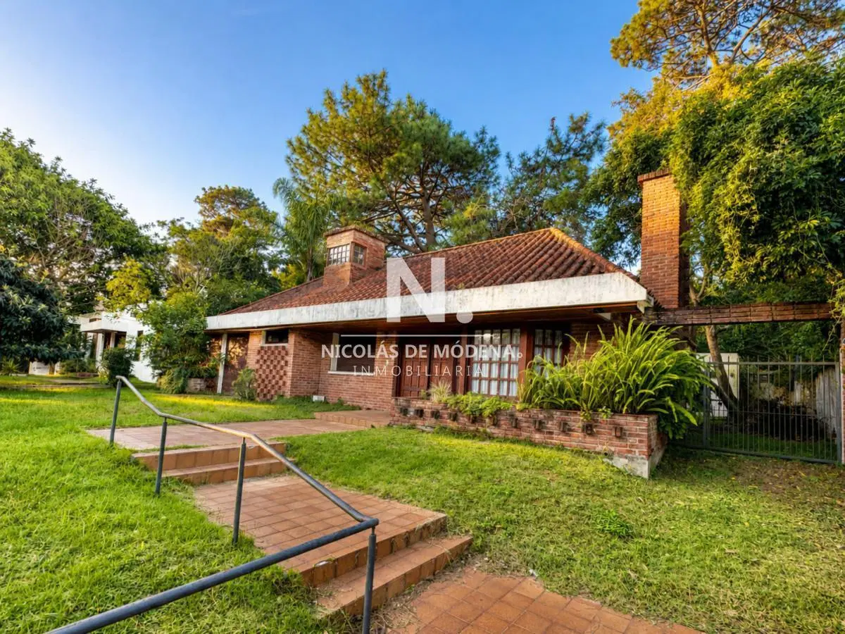 Vende casa de 3 dormitorios mas dep de servicio en Cantegril, Punta del Este 5