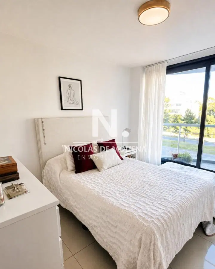 Vende apartamento de 3 dormitorios esquinero en Punta del Este 3