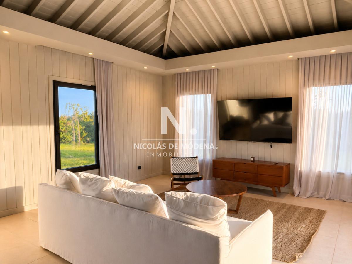 Foto de En venta casa de 4 dormitorios en suite, con pergola y piscina en, imagen 5