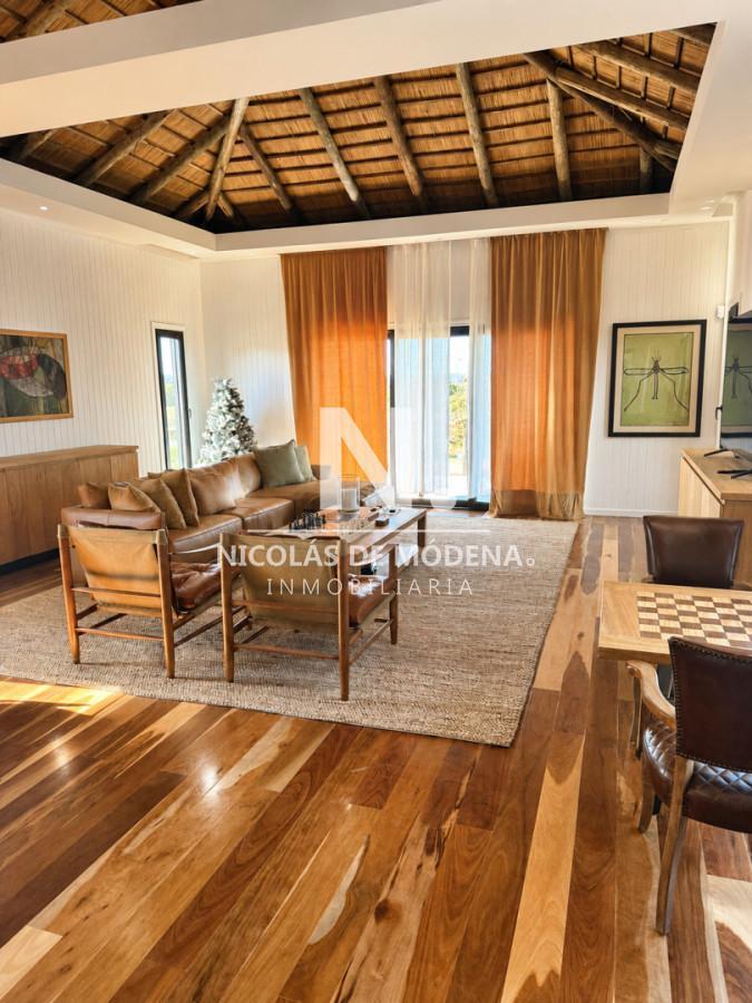 Foto de Vende casa a estrenar de 4 dormitorios en suite, con 2 piscinas y amplio espacio al aire libre en La, imagen 4
